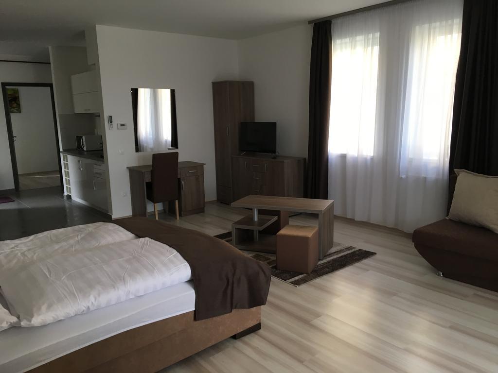 F&M Apartman Egerszalók Екстериор снимка