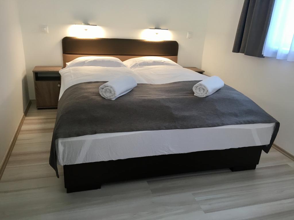 F&M Apartman Egerszalók Екстериор снимка