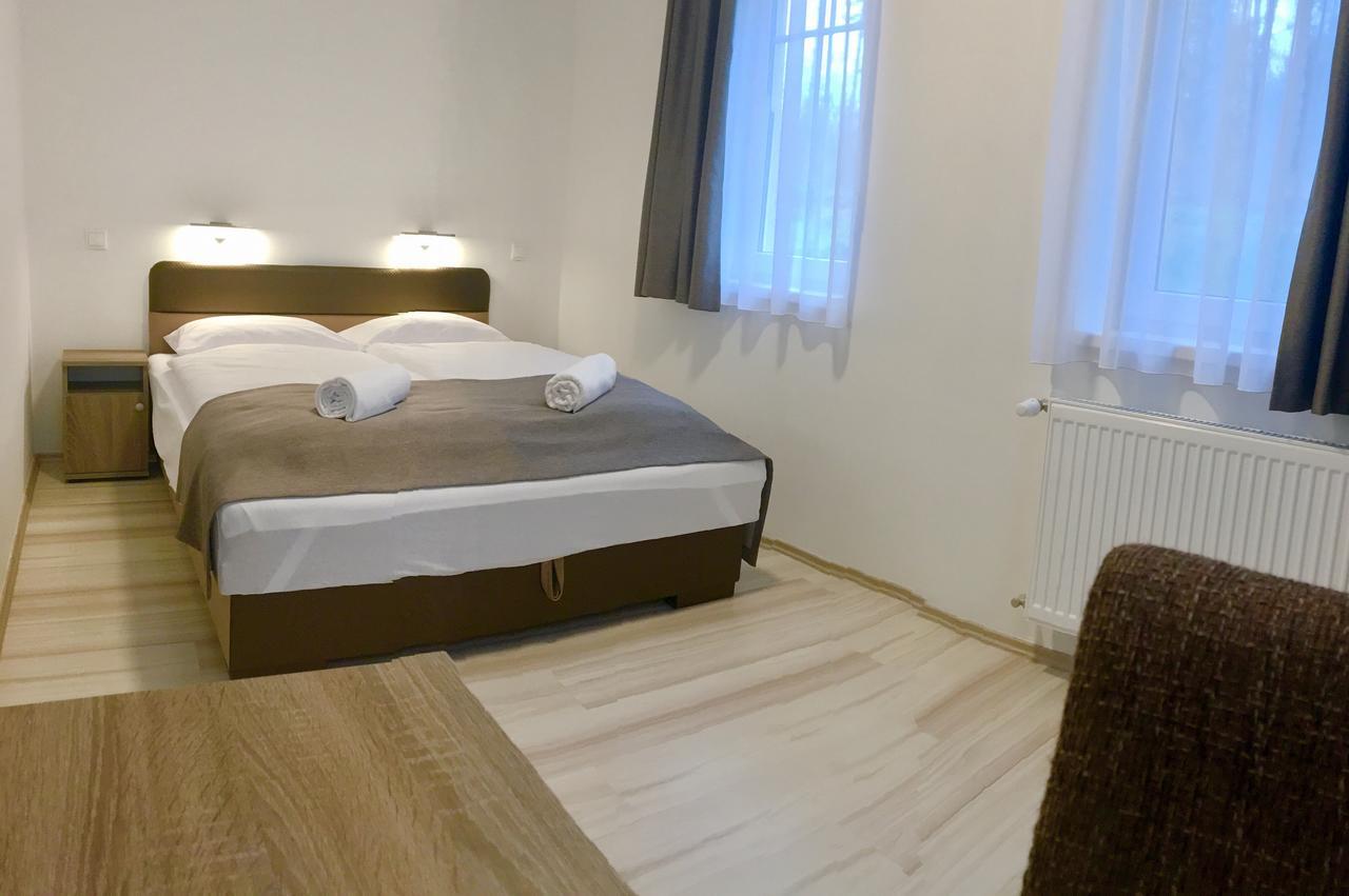 F&M Apartman Egerszalók Екстериор снимка